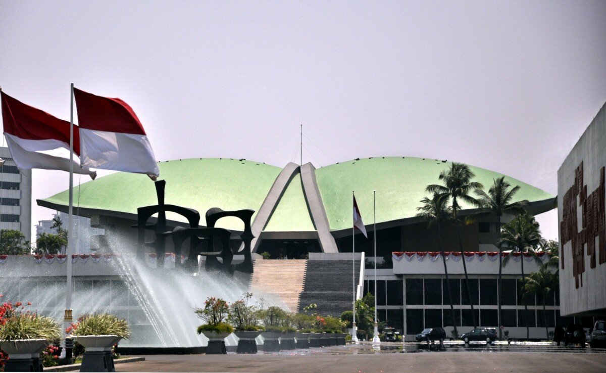 https://indobroadcastnews.com/wp-content/uploads/2024/07/Gedung-DPR.jpg