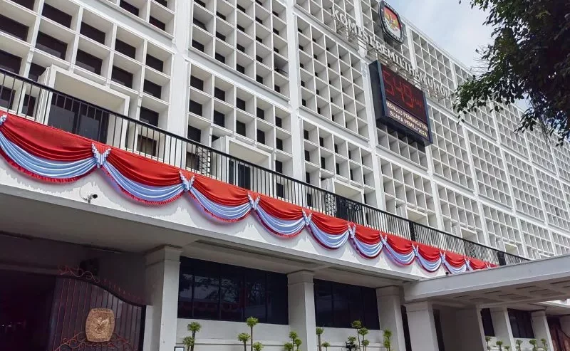 https://indobroadcastnews.com/wp-content/uploads/2024/03/gedung-KPU-800x493-1.webp