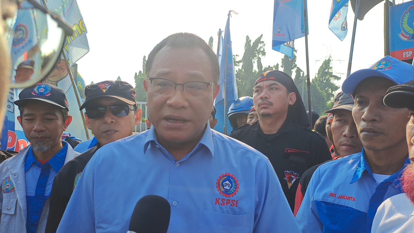 jumhur-hidayat-memastikan-3-juta-anggota-kspsi-tidak-jkut-de-a3qv