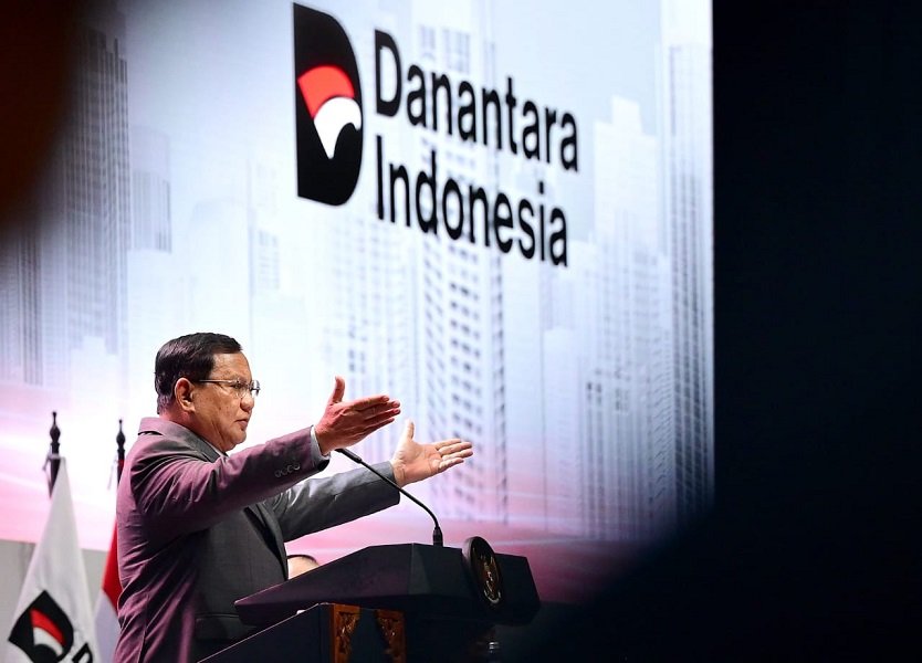 presiden-prabowo-memberikan-arahan-kepada-pimpinan-bumn-dalam-acara-town-hall-danantara-vvFQ7