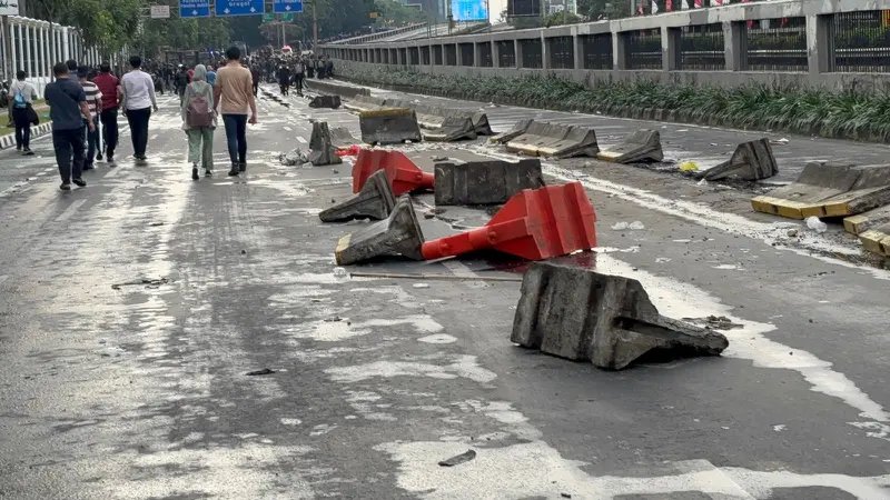 074606900_1756373715-WhatsApp_Image_2025-08-28_at_10.06.54_7a7ecfa3