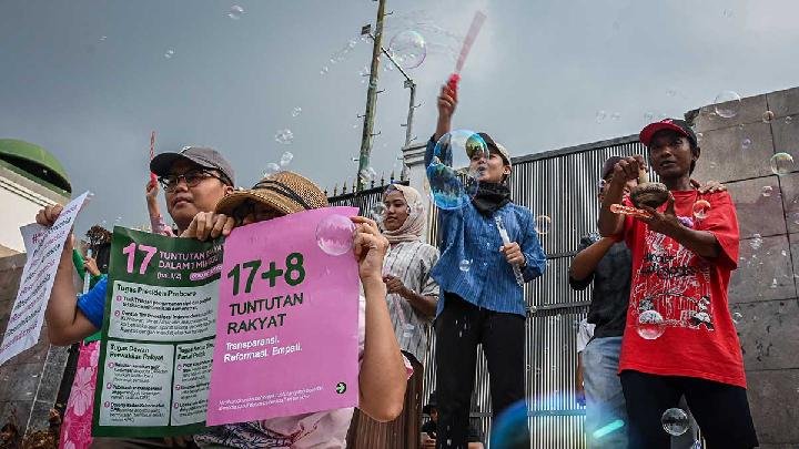 Pemerintah Nyatakan Hormat terhadap Supremasi Sipil dalam Tuntutan 17+8