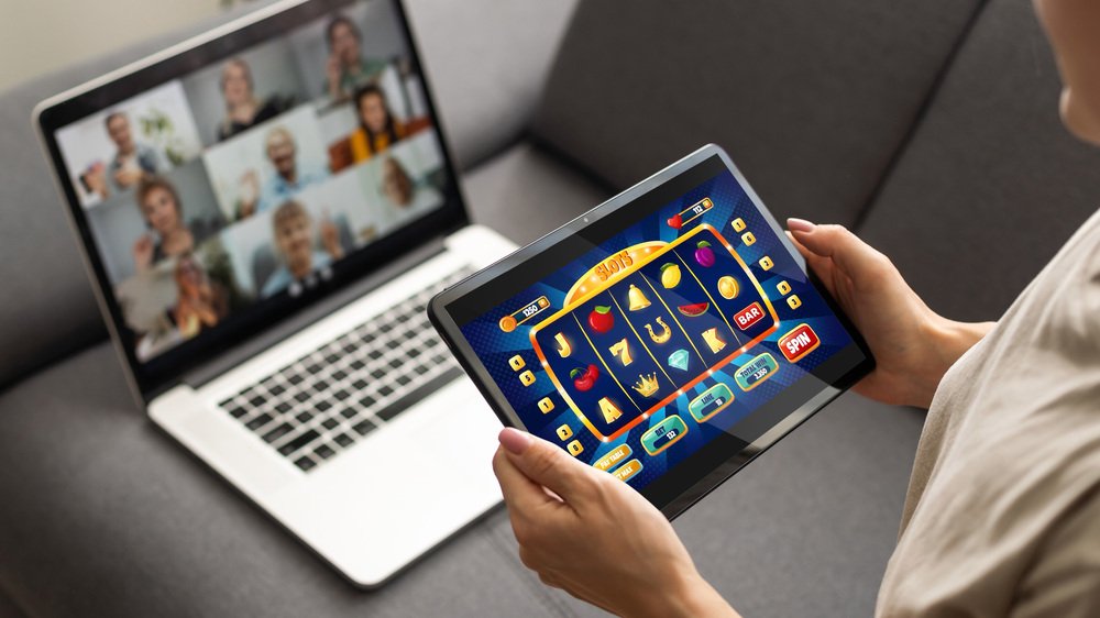 67fcca5c11a6ffce6e7683a7_Lingkungan-Kerja-Bebas-Judin-Online-1