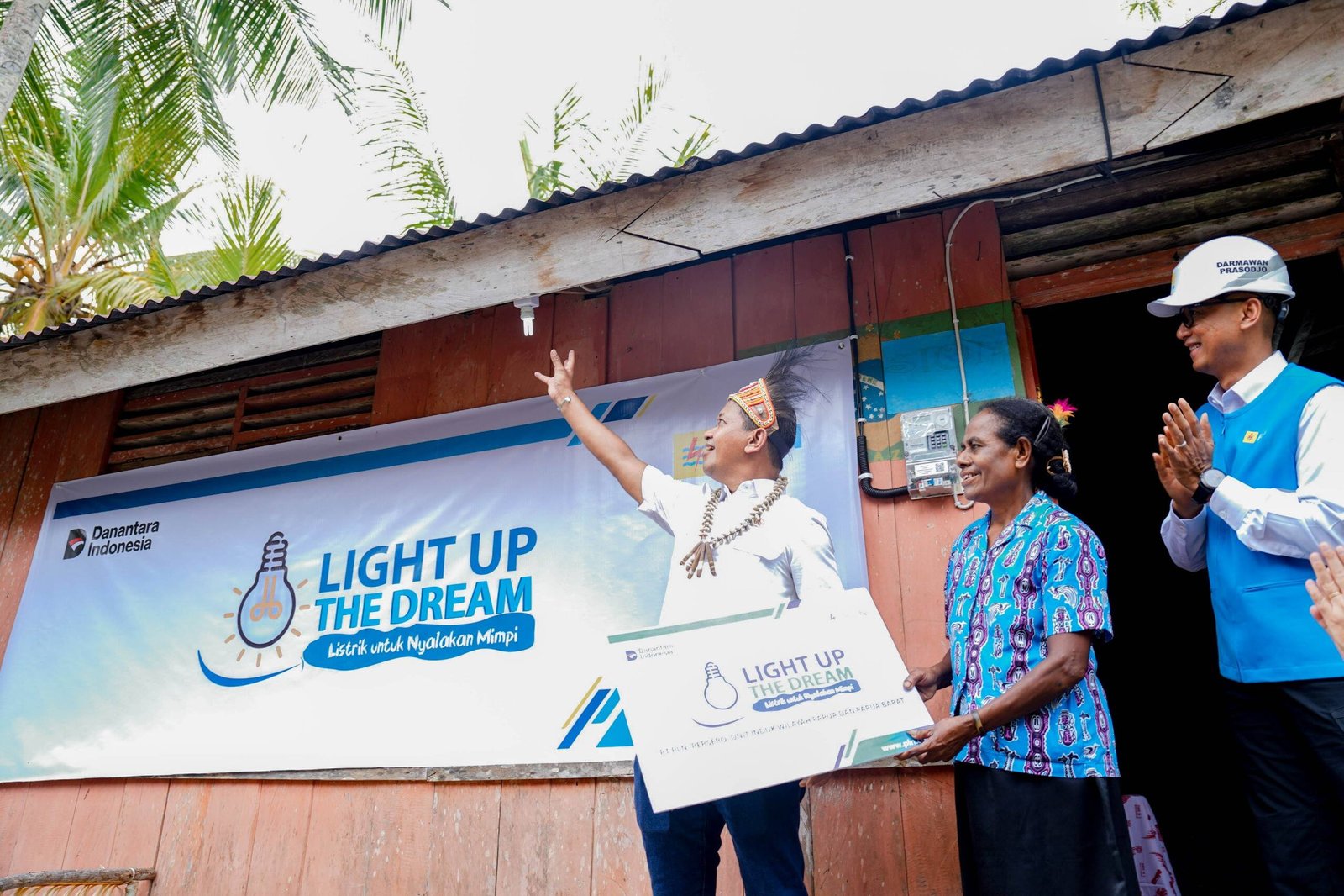 arsip-berita-dari-tindaret-hingga-pulau-owi-menteri-bahlil-pastikan-kemerataan-akses-listrik-desa-papua-ucgcy74