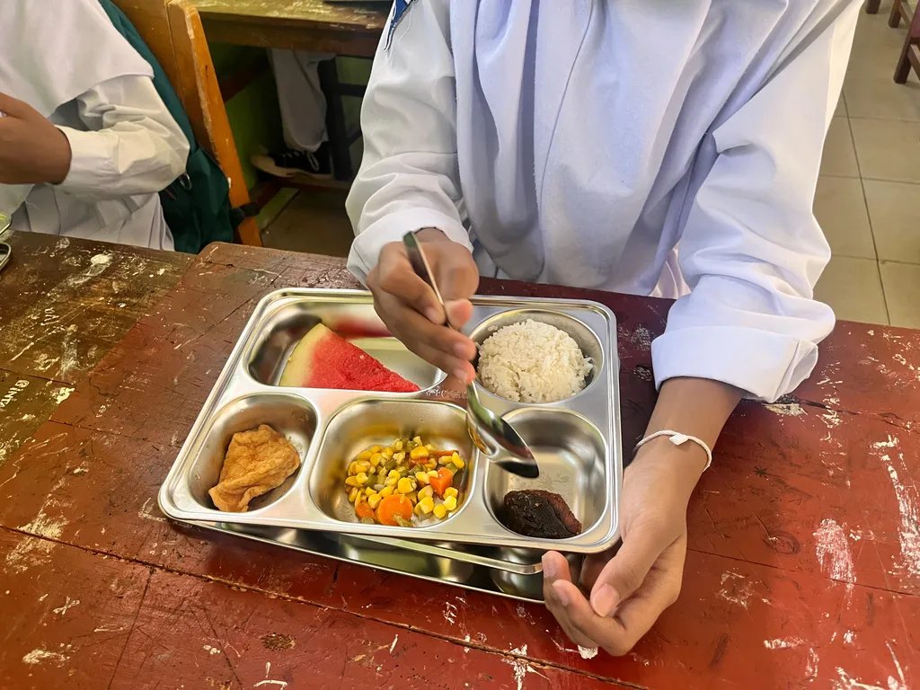 c48af4b277cc406f15c4fa3470422198-MBG_Maluksi