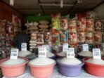 beralih-ke-beras-lokal-pedagang-berada-di-salah-satu-_150525165222-511